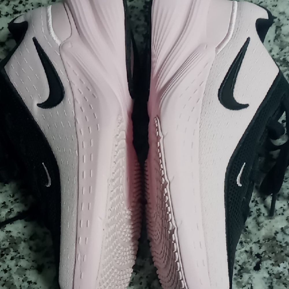 Brand New Nike Girls Uplift SC (GS) Size 6.5Y Pink Foam/ Black Rose Sneakers - Picture 10 of 11